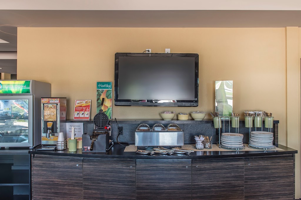 Quality Inn & Suites | 3119-B Petawawa Blvd, Petawawa, ON K8H 1X9, Canada | Phone: (613) 687-2855