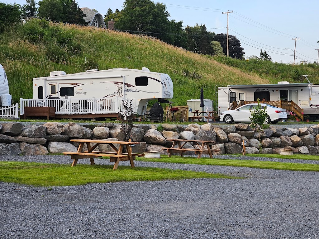 Camping Du Quai | 70 Rue de lAncrage, Rivière-du-Loup, QC G5R 6B1, Canada | Phone: (418) 860-3111