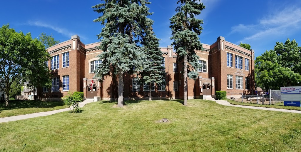 Victoria Public School | 130 Wharncliffe Rd S, London, ON N6J 2K5, Canada | Phone: (519) 452-8640