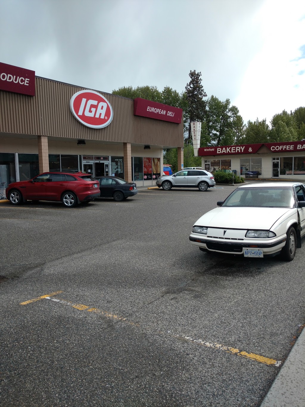 IGA | 10017 Main St #9, Lake Country, BC V4V 1P6, Canada | Phone: (250) 766-4574