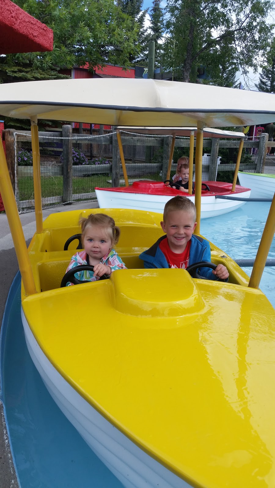 Mini Donut Hut, Calaway Park | Rocky View No. 44, AB T3Z 2E9, Canada