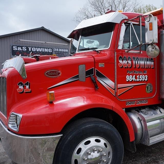S & S Towing Inc | 1290 Range Rd, Port Huron, MI 48060, USA | Phone: (810) 984-1593