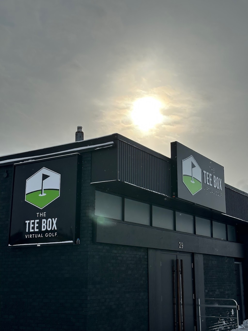 The Tee Box Virtual Golf | 29 Keenleyside St, Winnipeg, MB R2L 1Y7, Canada | Phone: (204) 560-8888