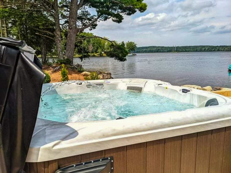 Blysteiner Lake Domes | 62 Blysteiner Lake Lane, Pine Grove, NS B4V 8E6, Canada | Phone: (902) 527-7333