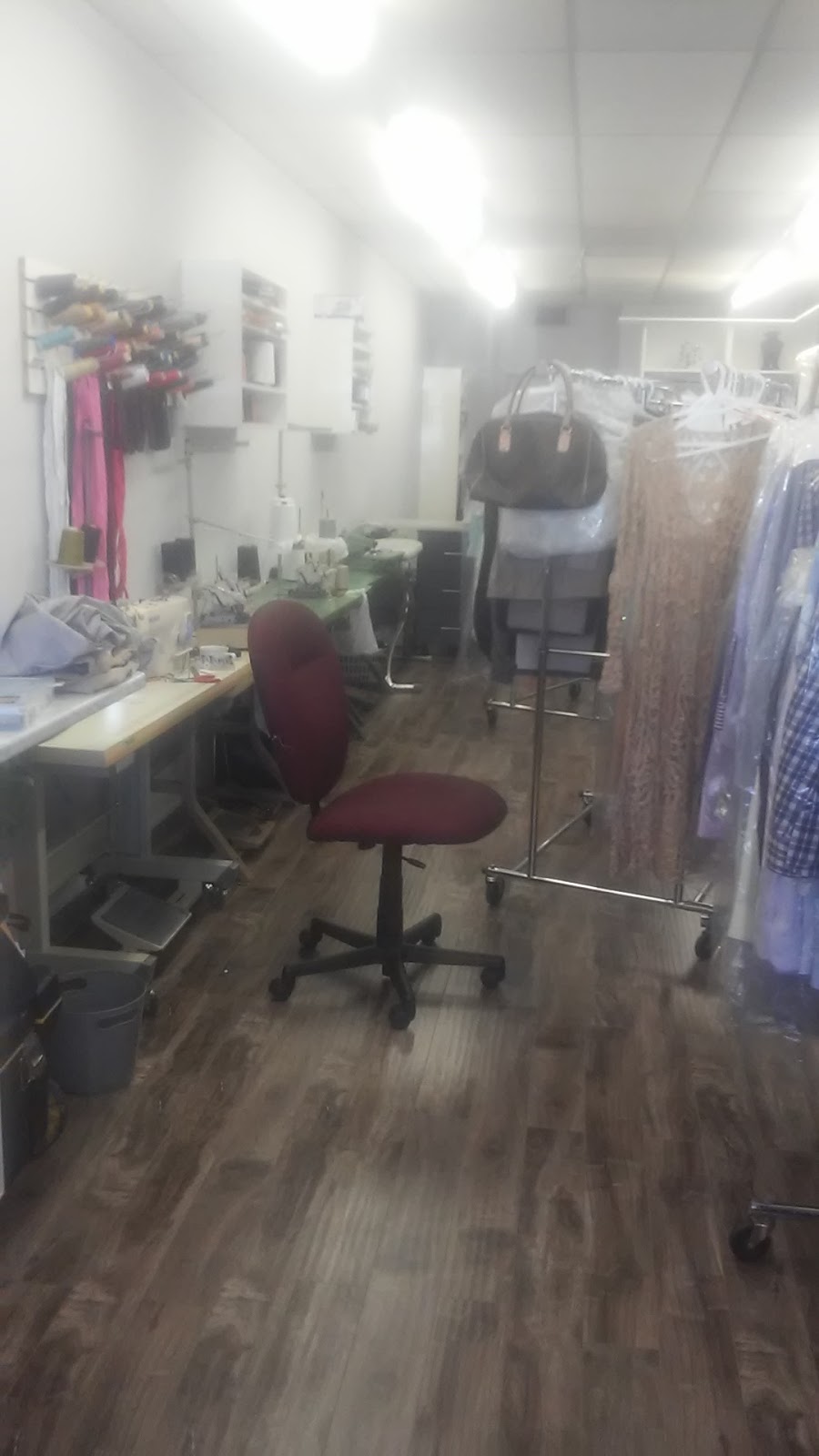Royal Dry Cleaners | 2201 Brant St unit #14, Burlington, ON L7P 3N8, Canada | Phone: (905) 901-4929