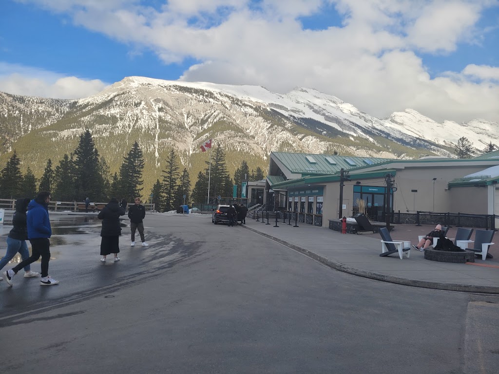 Banff Upper Hot Springs Cafe Inc | 1 Mountain Ave, Banff, AB T1L 1K2, Canada | Phone: (403) 760-3344