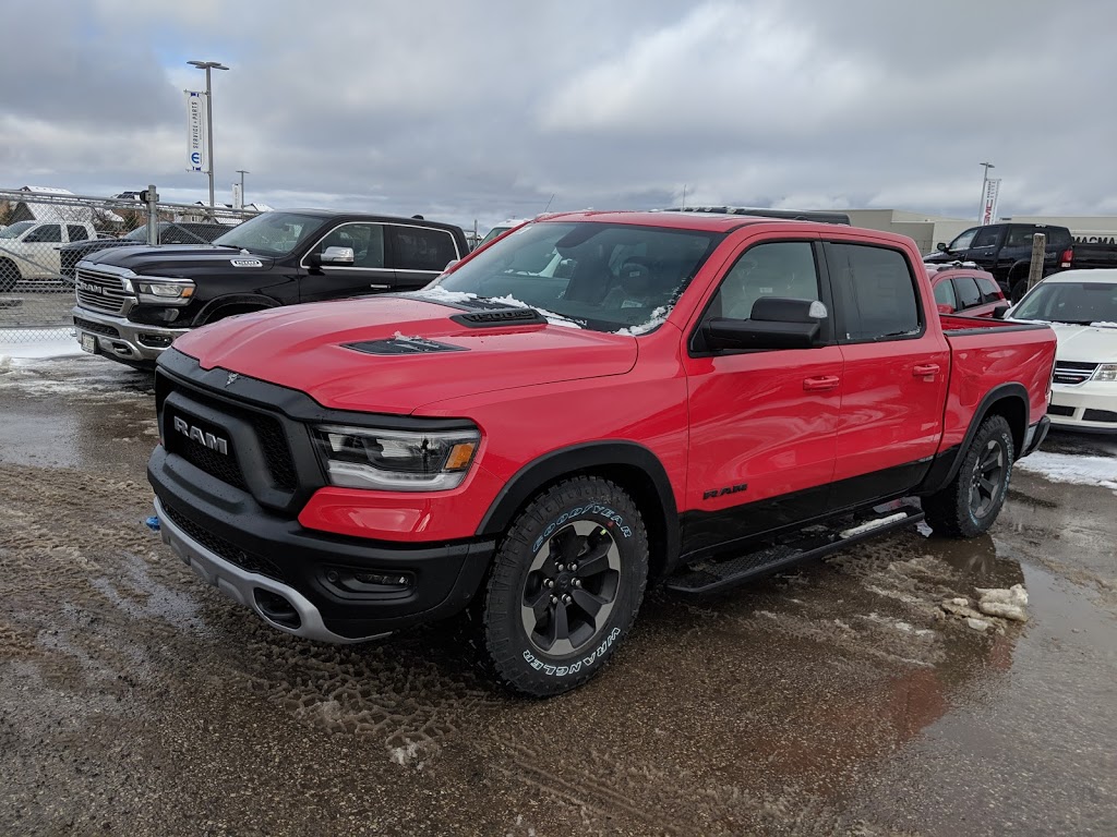 Orangeville Chrysler Dodge Jeep Ram | 207163 ON-9, Orangeville, ON L9W 2Z7, Canada | Phone: (519) 942-8400
