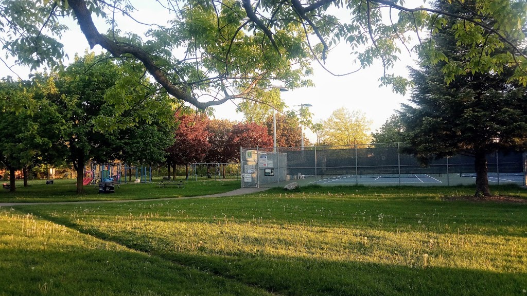 Mohawk Park Tennis Club | 2409 Delkus Crescent, Mississauga, ON L5A 1K8, Canada | Phone: (416) 993-9665