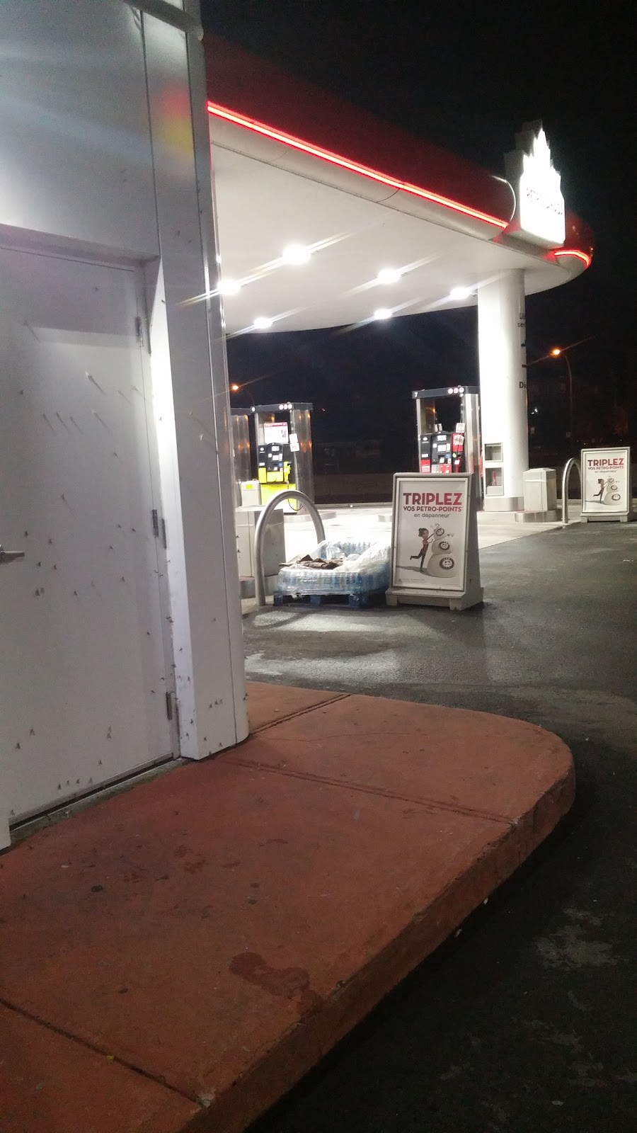 Petro-Canada | 995 Boulevard Montréal-Toronto, Dorval, QC H9S 1A2, Canada | Phone: (514) 631-8763