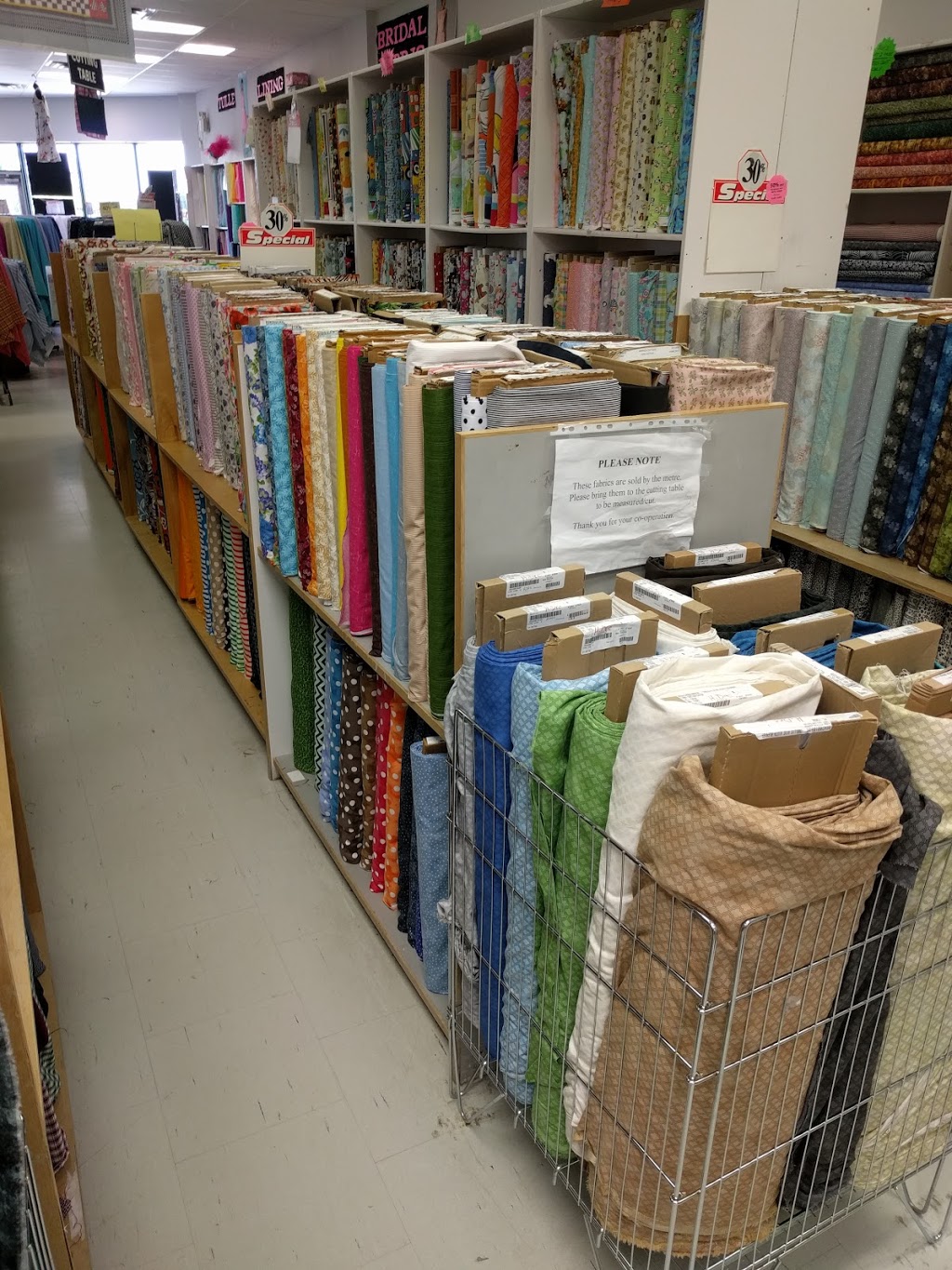 Fabricland | 600 Grandview St S, Oshawa, ON L1H 8P4, Canada | Phone: (905) 436-7589