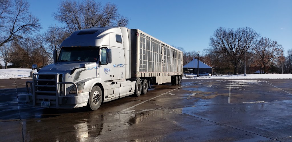 Steves Livestock Transport | 214 Center Ave, Blumenort, MB R0A 0C0, Canada | Phone: (204) 326-6380