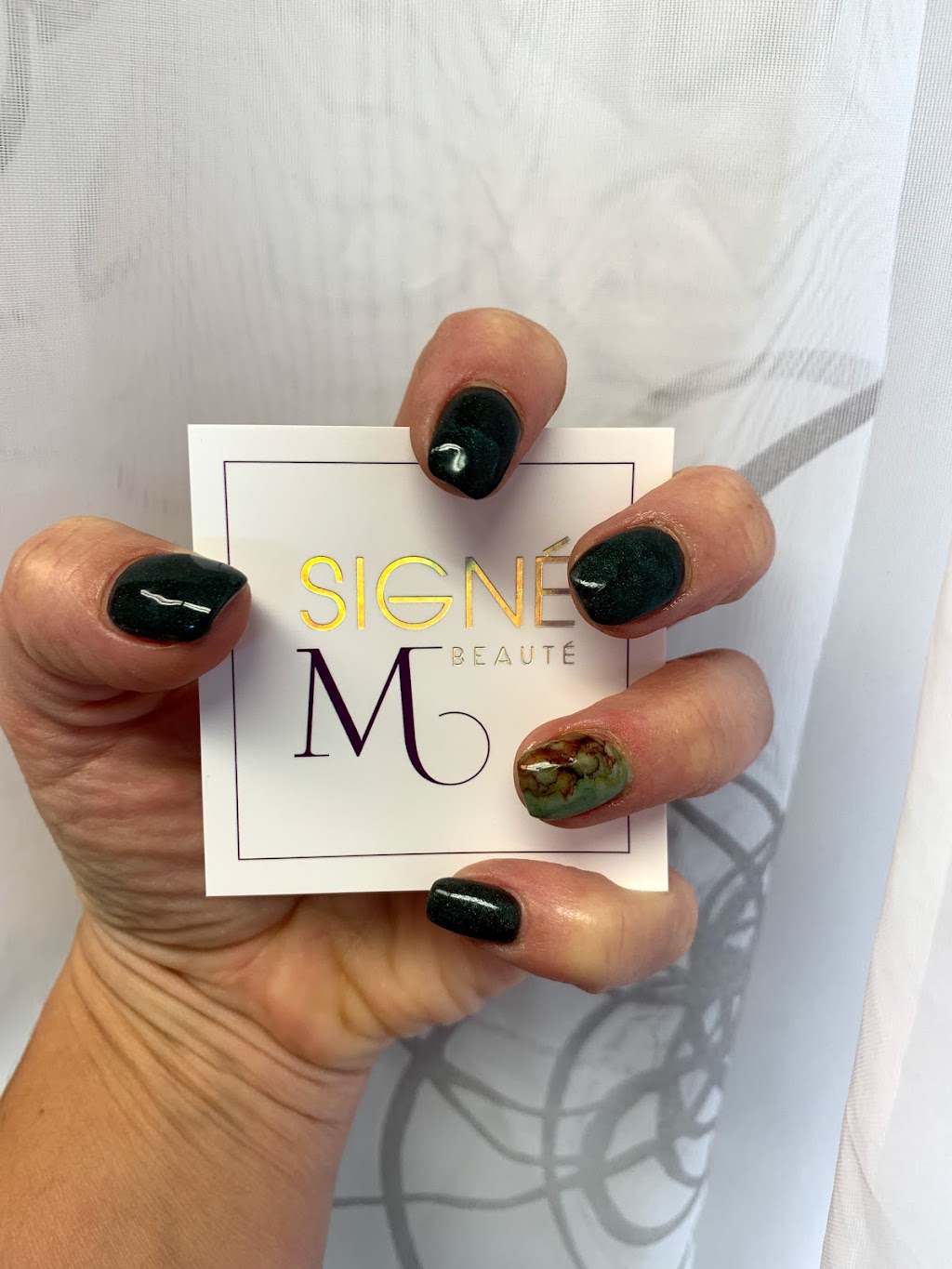 signe m beauté | 1141 Rue du Pont, Saint-Lambert-de-Lauzon, QC G0S 2W0, Canada | Phone: (418) 889-0077