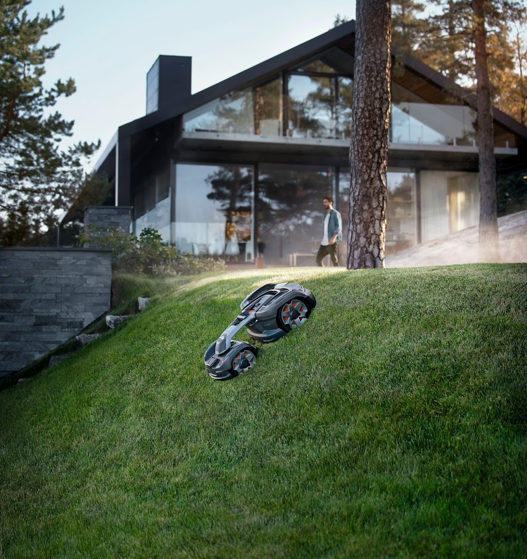 Robotonte Inc. | Entretien de pelouse automatique | 2210 Mnt des Laurentides, Saint-Barthélemy, QC J0K 1X0, Canada | Phone: (855) 635-2356