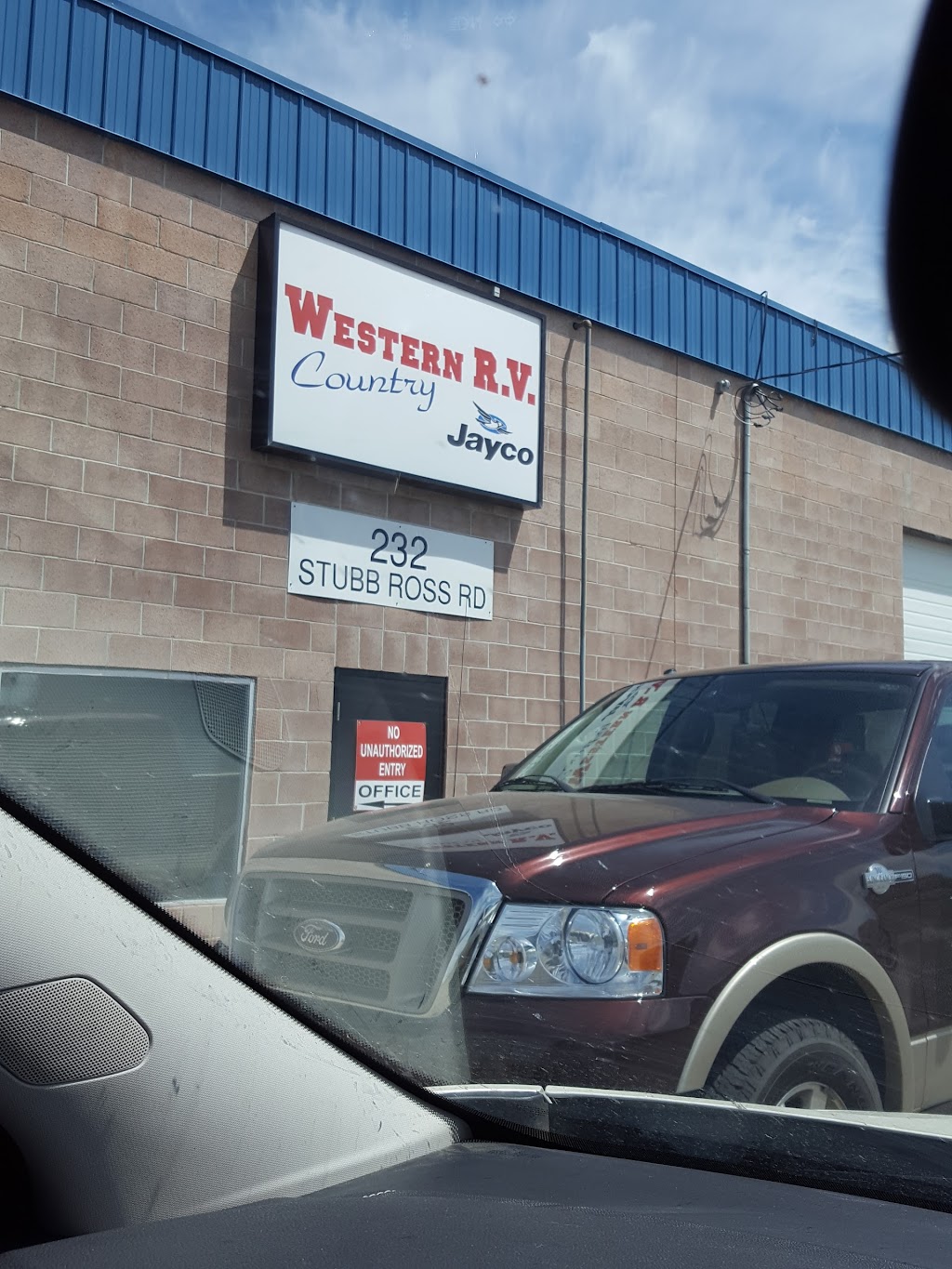 Western RV Country Lethbridge | 232 Stubb Ross Rd, Lethbridge, AB T1K 7N3, Canada | Phone: (403) 331-0014