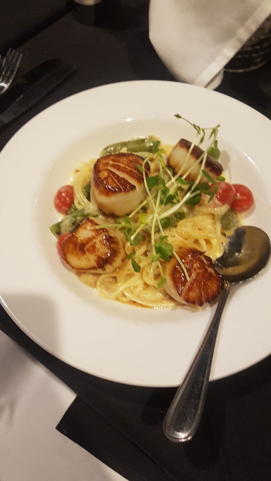 Olives Casual Cuisine | 1591 London Line, Sarnia, ON N7T 7H2, Canada | Phone: (519) 541-1333