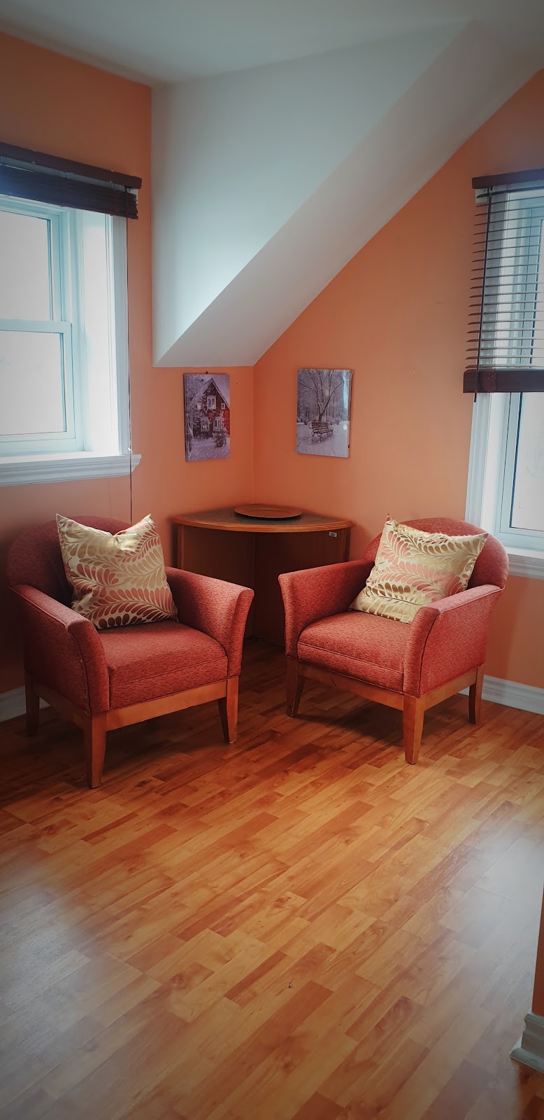 Century home Loft studio | 49 S Trent St, Quinte West, ON K0K 1E0, Canada | Phone: (416) 558-9887