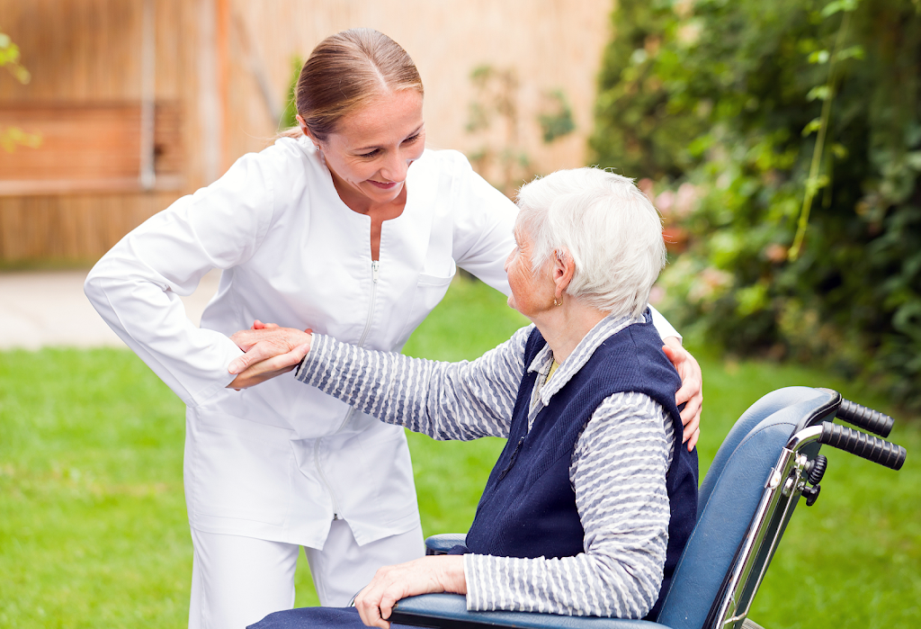 Royalty Mobile Home Care Support Services | 63 Park Valley Rd, Winnipeg, MB R3Y 0H4, Canada | Phone: (204) 960-6855