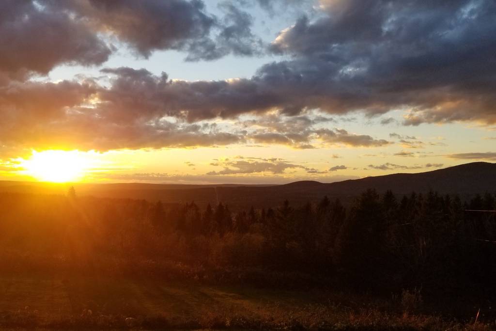 Chalet Domaine de la grande-Ourse | Notre-Dame-des-Bois, QC J0B 2E0, Canada | Phone: (418) 264-3799