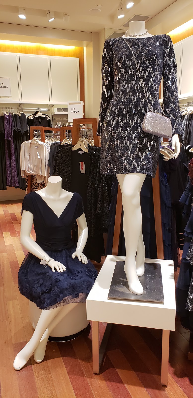 Laura | 509 Bayfield St, Barrie, ON L4M 4Z8, Canada | Phone: (705) 730-5583