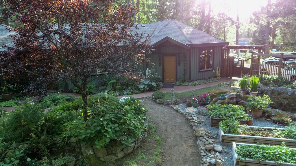 Stonekroft Guesthouse | 2021 Mable Rd, Shawnigan Lake, BC V0R 2W3, Canada | Phone: (250) 743-3273
