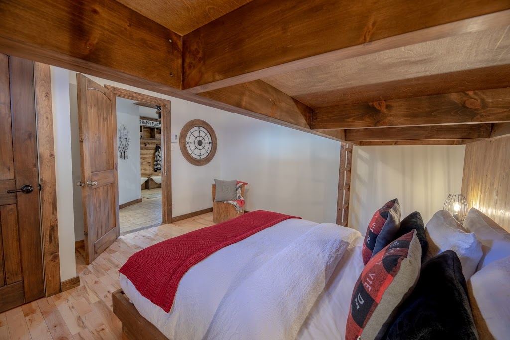 Chalet le Alexandre | 120 All. du Centre, Saint-Faustin-Lac-Carré, QC J0T 1J2, Canada | Phone: (438) 509-2432