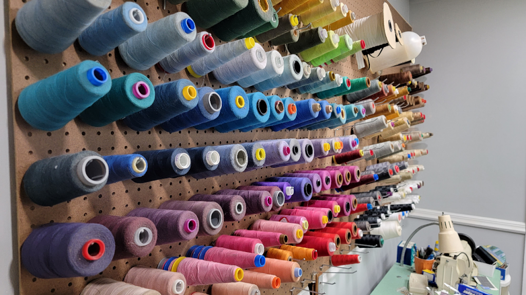 Golden Stitches | 1129 Corrie St Unit 1A, Innisfil, ON L9S 1W9, Canada | Phone: (416) 890-2661