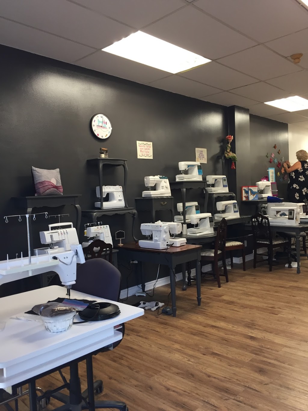 Sew-Jos | 405 St Laurent Blvd, Ottawa, ON K1K 2Z8, Canada | Phone: (613) 748-7878