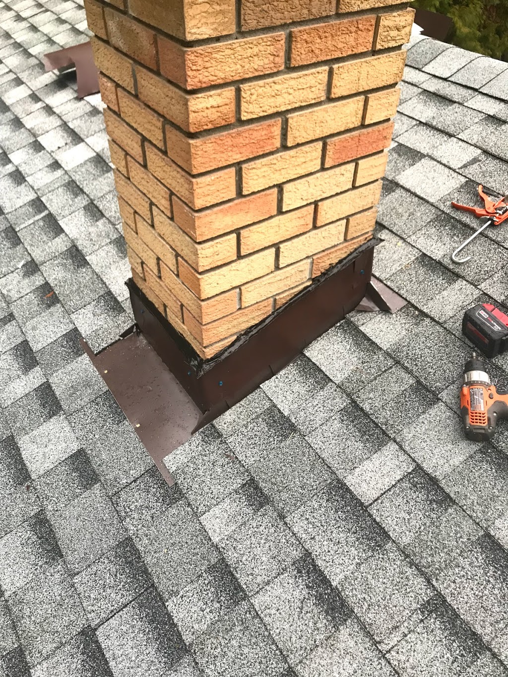 Southern Roofing and Waterproofing | Bay 1 a, 2016 25 Ave NE, Calgary, AB T2E 6Z4, Canada | Phone: (403) 717-0610