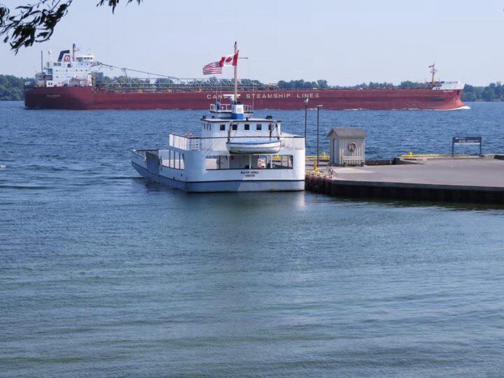 Horne's Ferry (Horne Transportation Ltd) 2262 Wolfe Island, Frontenac