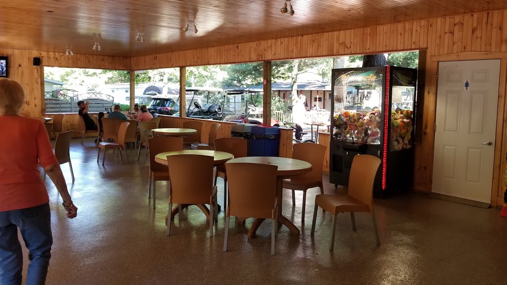Camping Lac des Pins | 3625 QC-201, Franklin, QC J0S 1N0, Canada | Phone: (450) 827-2353