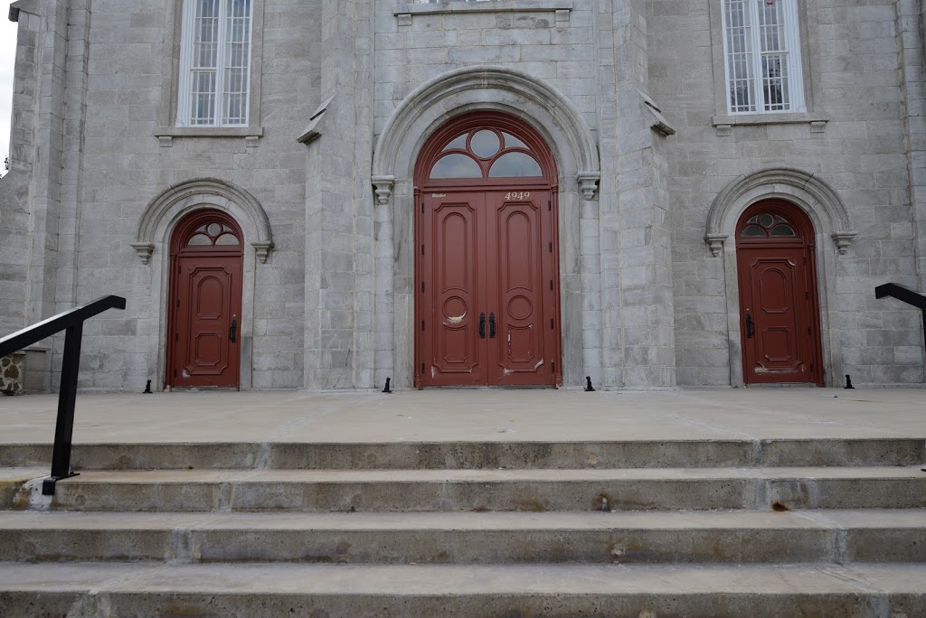 Église Sainte-Trinité | 4949 QC-132, Contrecoeur, QC J0L 1C0, Canada | Phone: (450) 587-2420