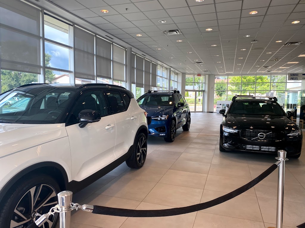Volvo Cars West Island | 15 Av. Auto Plaza, Pointe-Claire, QC H9R 5Z7, Canada | Phone: (514) 630-3666
