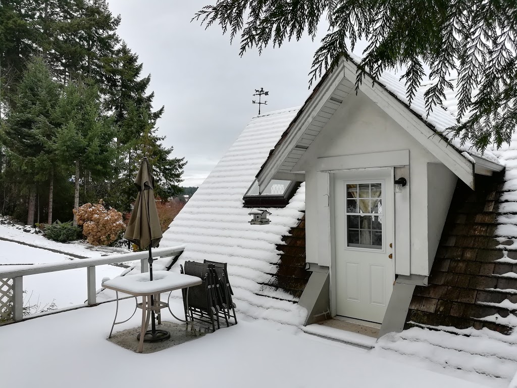 Castle Cove Inn | 10121 Chemainus Rd, Chemainus, BC V0R 1K0, Canada | Phone: (250) 246-2052