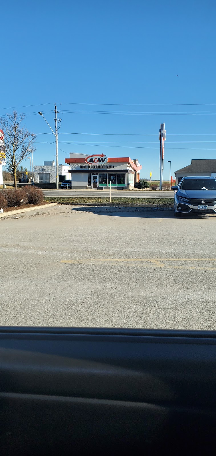 A&W Canada | 855 10th St, Hanover, ON N4N 1S1, Canada | Phone: (519) 364-6723