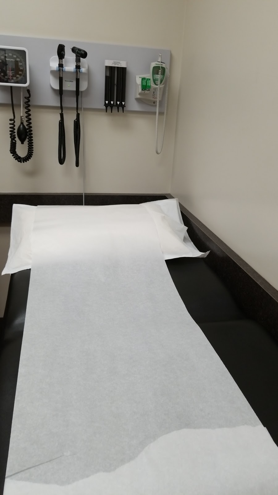 Medicentres Family Care Clinics | 3301 17 Ave SE #5, Calgary, AB T2A 0R2, Canada | Phone: (403) 235-5651