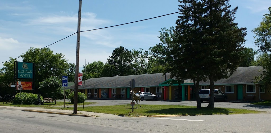 Mohawk Motel | 335 Sauble St E, Massey, ON P0P 1P0, Canada | Phone: (705) 865-2722