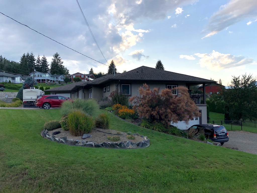Suite As it Gets Vacation Rental/B&B | 2483 Marine Pl, Blind Bay, BC V0E 1H1, Canada | Phone: (250) 675-4698
