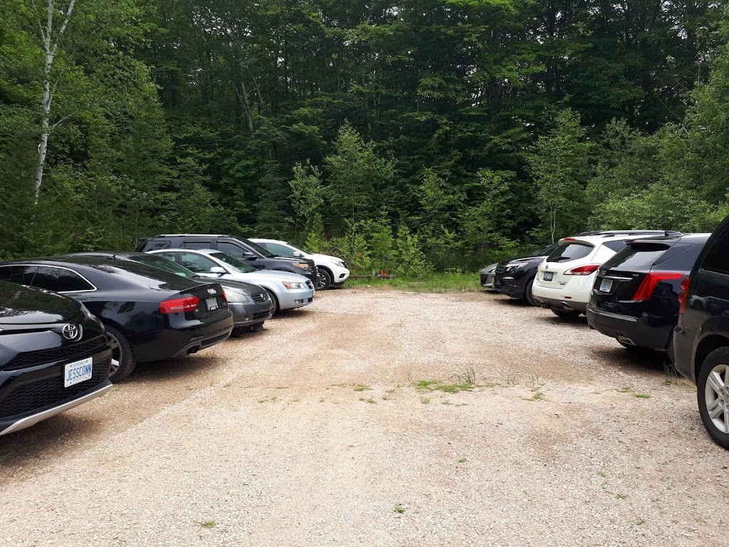 Parking (Sauble Beach) | 612 Bannister Dr, Sauble Beach, ON N0H 2G0, Canada | Phone: (519) 387-2676