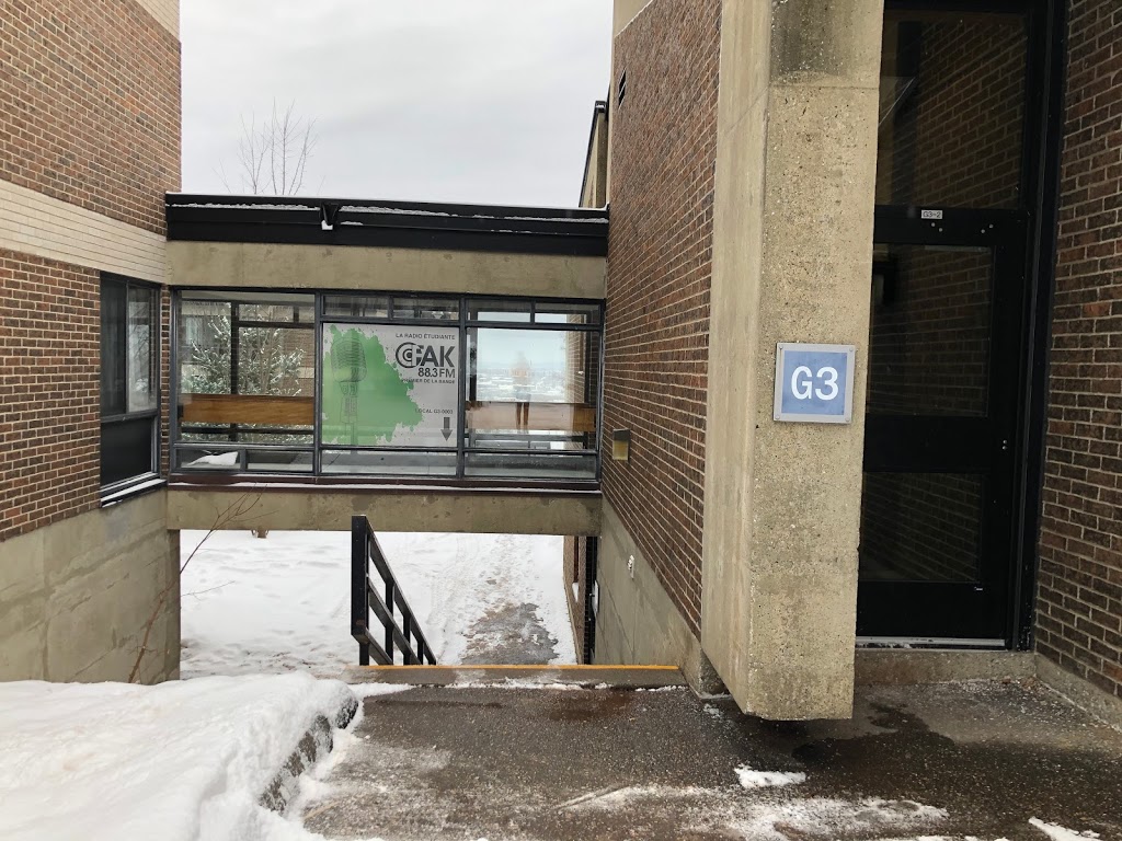 CFAK 88.3 FM | 2500 Boulevard de lUniversité Local G3-0003, Sherbrooke, QC J1K 2R1, Canada | Phone: (819) 821-8000 ext. 62693