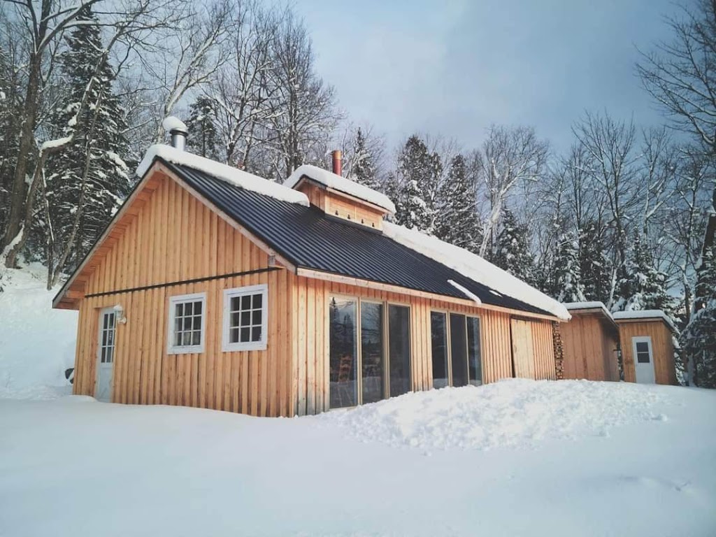 La cabane du cap rocheux | 199 Chem. Forsight, Saint-Didace, QC J0K 2G0, Canada | Phone: (450) 365-4223