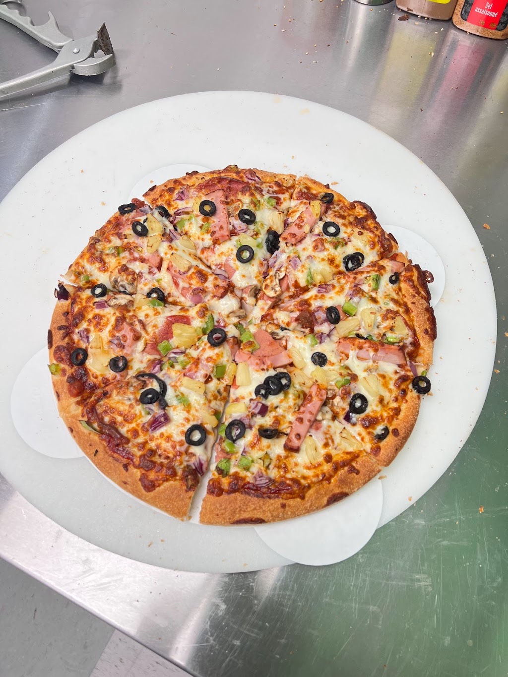 Red Swan Pizza Lethbridge West | 405 Highlands Blvd W Unit 3, Lethbridge, AB T1J 5E8, Canada | Phone: (587) 425-4411