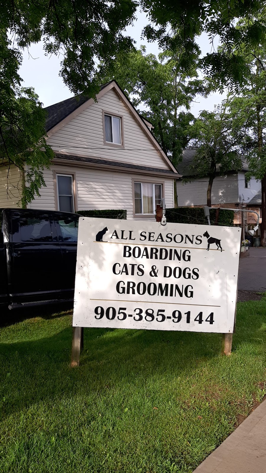 All Seasons Kennels | 557 Rymal Rd E, Hamilton, ON L8W 1B4, Canada | Phone: (905) 385-9144