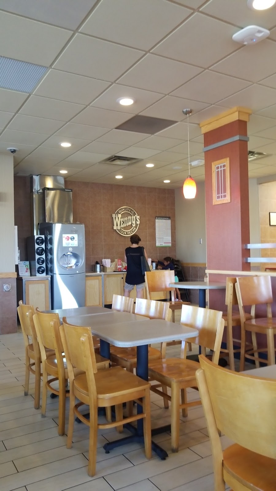 Wendys | 1230 St Marys Rd, Winnipeg, MB R2M 3V6, Canada | Phone: (204) 253-3837