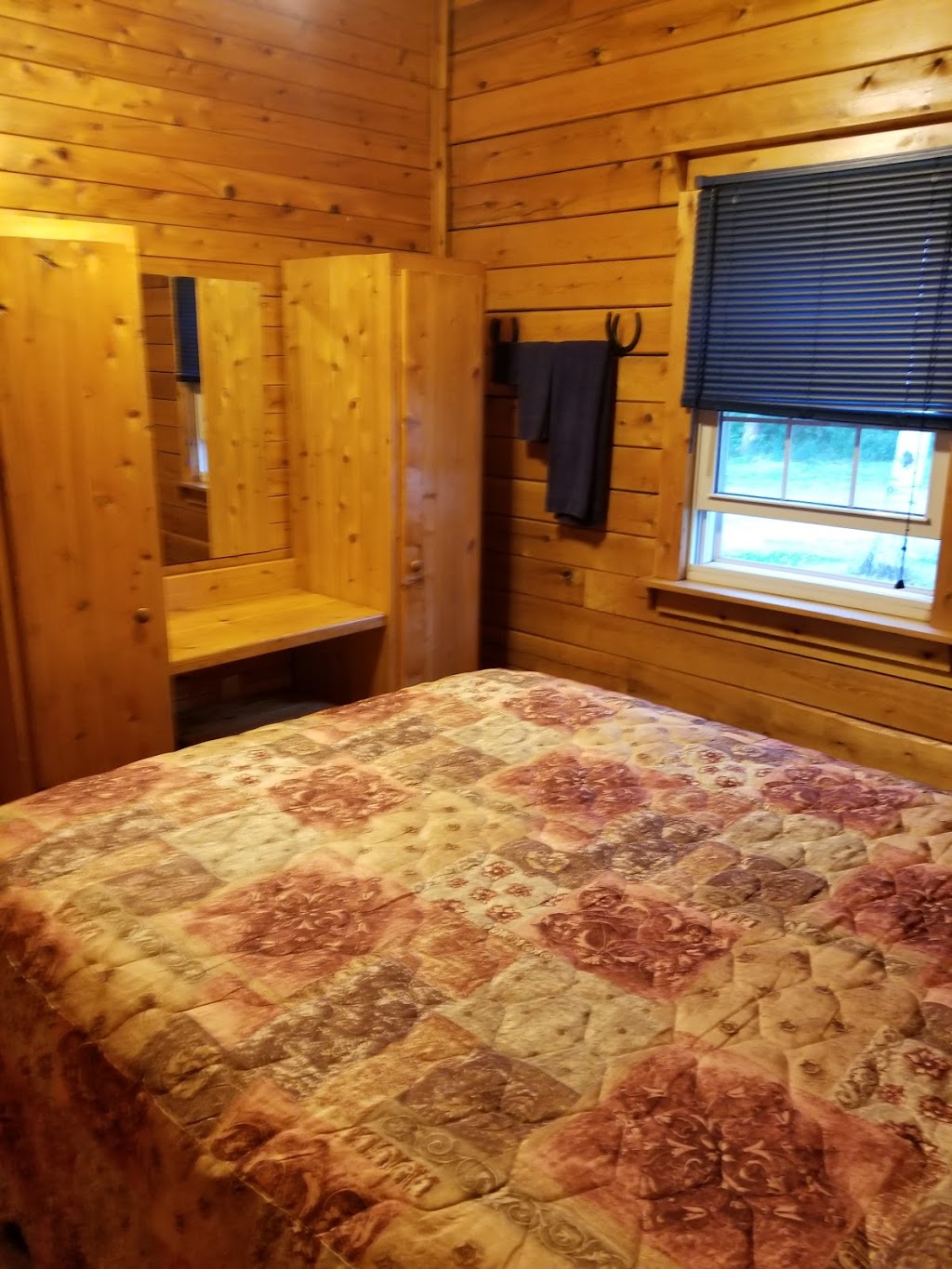 Schooner Point Log Cabins | 162 Schooner Point Rd, Napan, NB E1N 5A2, Canada | Phone: (506) 778-2338
