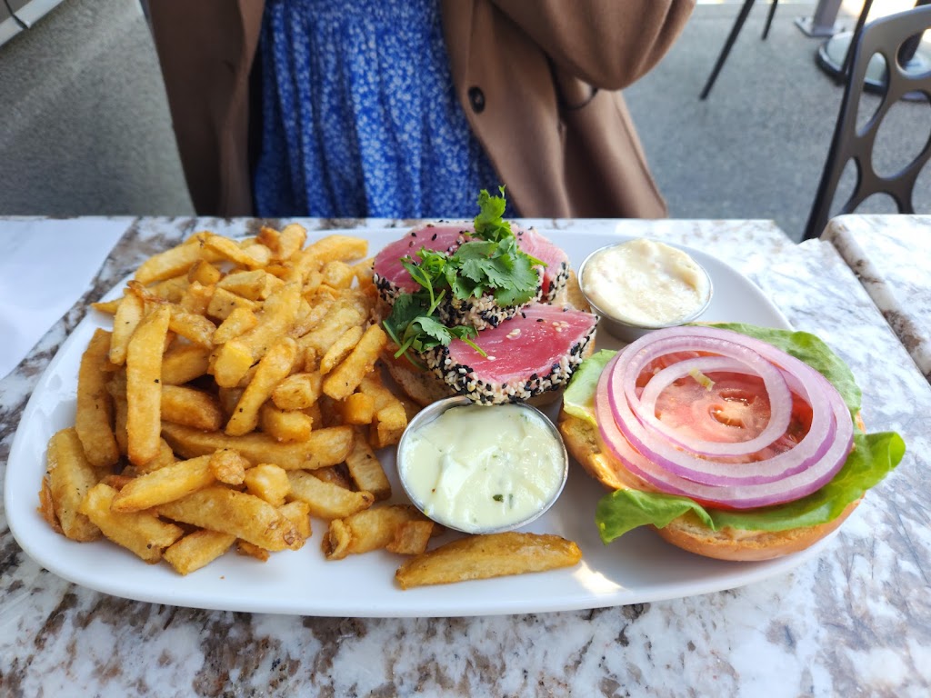 Bin 4 Burger Lounge | 102-716 Goldstream Avenue Victoria, Langford, BC V9B 2X3, Canada | Phone: (778) 265-5464