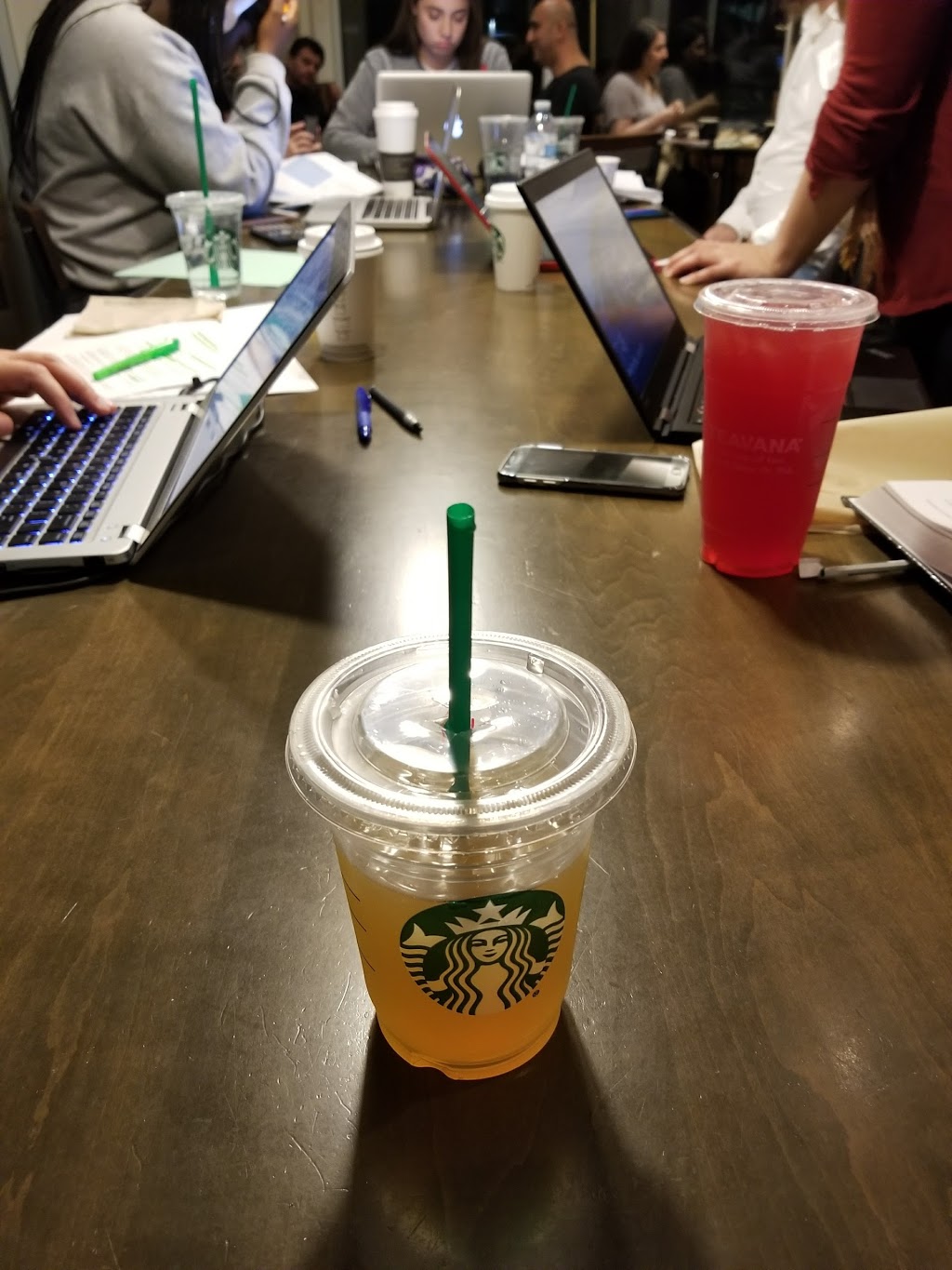 Starbucks | 2100 Hurontario St, Mississauga, ON L5B 1M8, Canada | Phone: (905) 270-2875