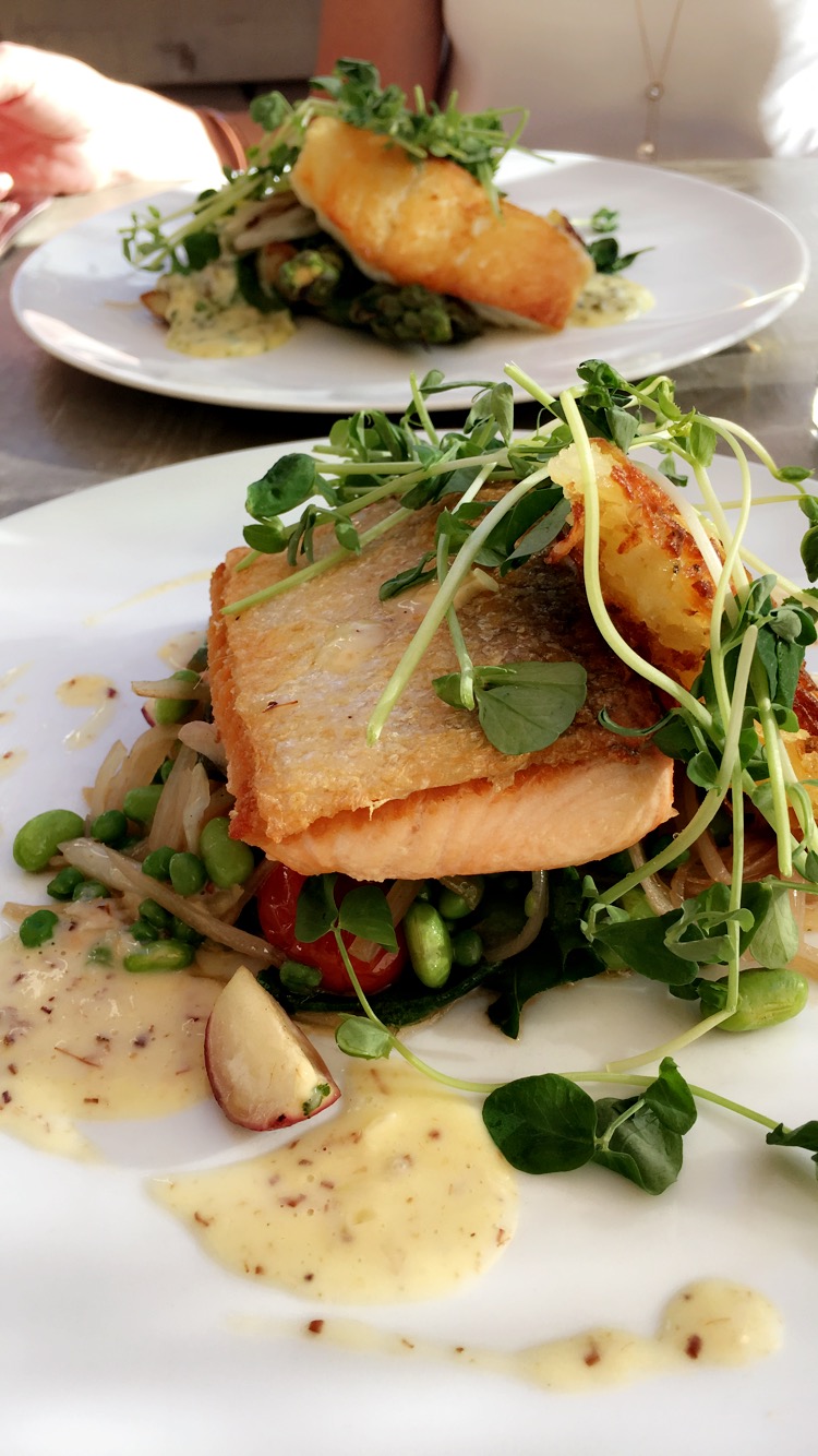 The Glen Tavern | 515 Main St, Georgetown, ON L7G 3S9, Canada | Phone: (905) 877-7711