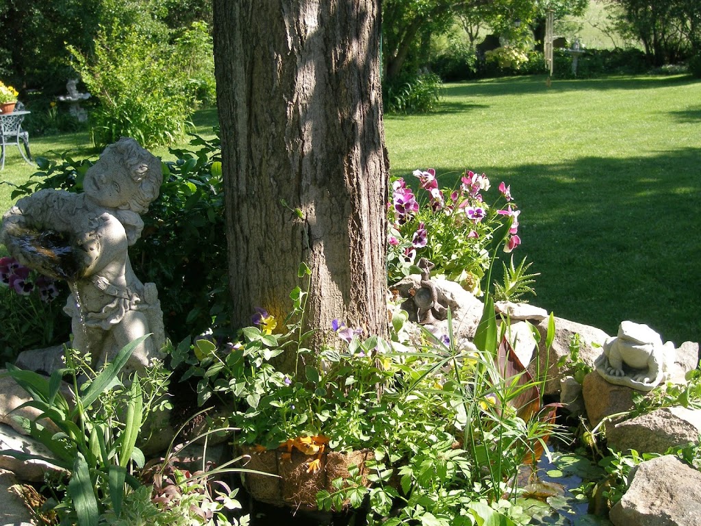 A Valley View Bed and Breakfast | 2 R.R., Granton, ON N0M 1V0, Canada | Phone: (519) 225-2685