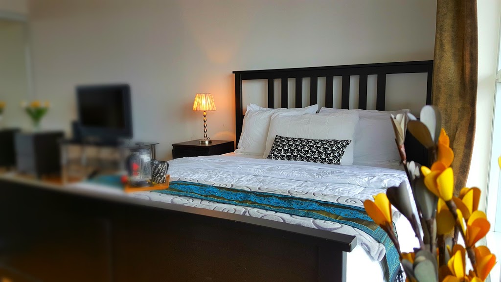 Kashaneh Guest House | 3-25 Greenbriar Rd, North York, ON M2K 1H7, Canada | Phone: (416) 226-5749