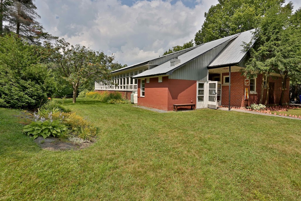 Rozynski Arts Center | 2133 Chemin de Ways Mills, Barnston-Ouest, QC J0B, Canada | Phone: (819) 838-1657